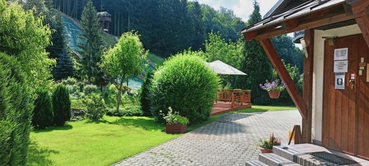 Rodinny "Hotel U Mustku" Desná Екстериор снимка
