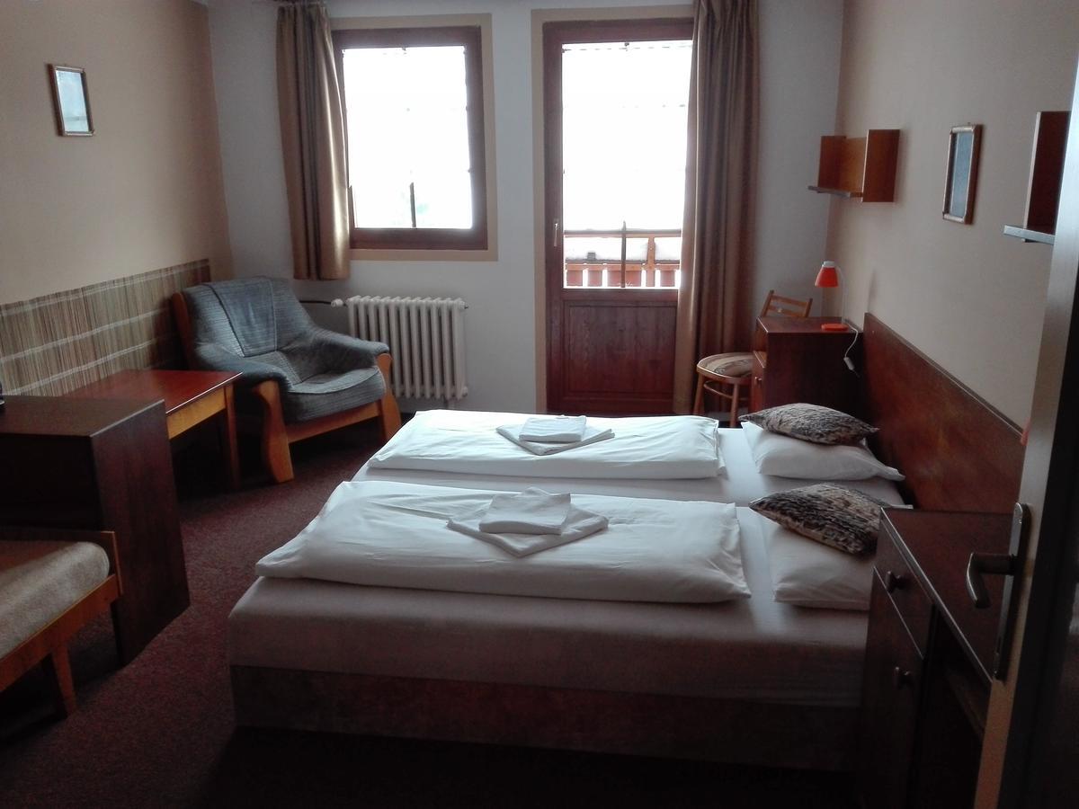 Rodinny "Hotel U Mustku" Desná Екстериор снимка