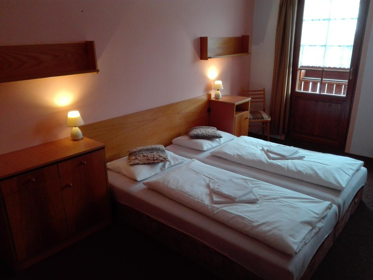 Rodinny "Hotel U Mustku" Desná Екстериор снимка